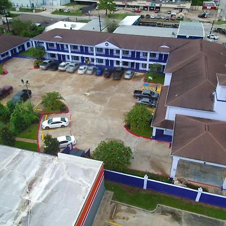 Scottish Inn And Suites Houston-Jones Road Louetta Exterior photo