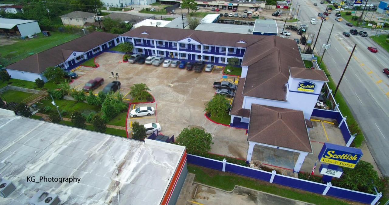Scottish Inn And Suites Houston-Jones Road Louetta Exterior photo